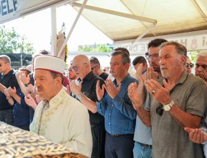 CHP Lideri Özgür Özel, MHP’li Mehmet Güzgülü’nün cenaze törenine katıldı