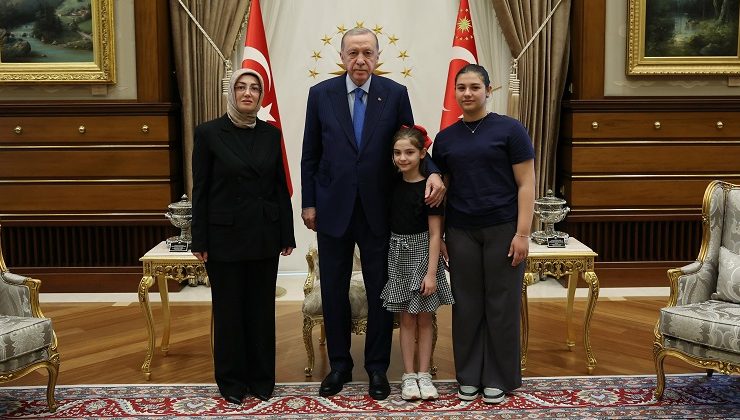 Cumhurbaşkanı Erdoğan ile görüşen Sinan Ateş’in eşi Ayşe Ateş’ten açıklama