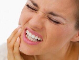 Diş Sıkma Diyip Geçmeyin!! Diş Sıkma Tedavisi