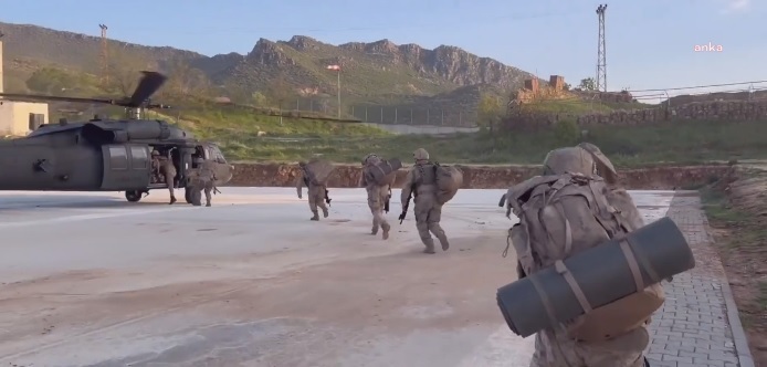 Diyarbakır’ın Lice ilçesine bağlı beş kırsal mahallede sabah saatlerinde terör örgütü PKK’ya yönelik operasyon başlatıldı.