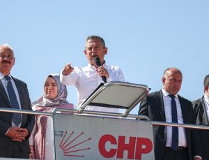 Özgür Özel, Malatya Doğanşehir’de: “Bu hükümet karşısına çok uluslu tütün kartellerini almaya korkuyor.