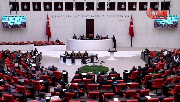 TBMM Genel Kurulu’nda DEM Partililer ile AKP’li milletvekilleri arasında “küfür” tartışması yaşandı.