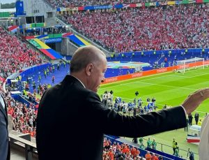 Cumhurbaşkanı Erdoğan Stadyumda İzledi!! Türkiye Şampiyonaya Veda Etti