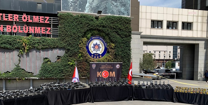 İstanbul polisinden kaçak şanzıman ve motor operasyonu