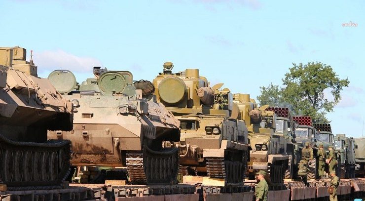 Belarus, ordusunun üçte birini 120 binden fazla Ukrayna askerinin konuşlandırıldığı Ukrayna sınırına taşıdı