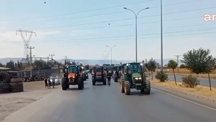 Bir çiftçi eylemi de Kahramanmaraş’ta: Çiftçiler traktör konvoyu eşliğinde yolu kapattı