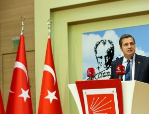 Deniz Yücel’den CHP simgesinin değiştirileceği iddialarına açıklama