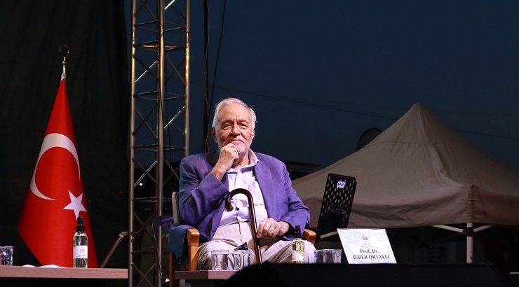 İlber Ortaylı: “Kıyıların otellere, özel plajlara açılmasına engel olun!”