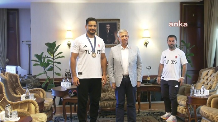 Milli güreşçi Taha Akgül ile bir araya gelen Mansur Yavaş: Ülkenin Taha’ya ve yeni Tahalara ihtiyacı var