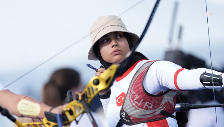 Milli okçu Elif Berra Gökkır çeyrek finale yükseldi