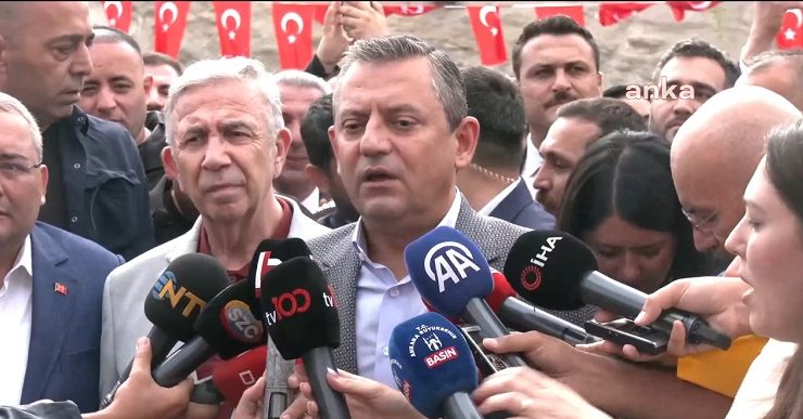 Özgür Özel’den Erdoğan’ın “Can Atalay” yorumuna sert tepki: “Sayın Erdoğan dönsün baksın bir, Alpay Özalan denilen organizma ne yapıyor”