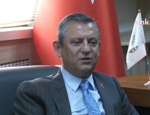 Özgür Özel’den Kütahya’da 30 Ağustos kutlamalarındaki protokol krizine tepki