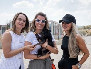 Seren Serengil’den yangından kurtarılan can dostlara destek ziyareti