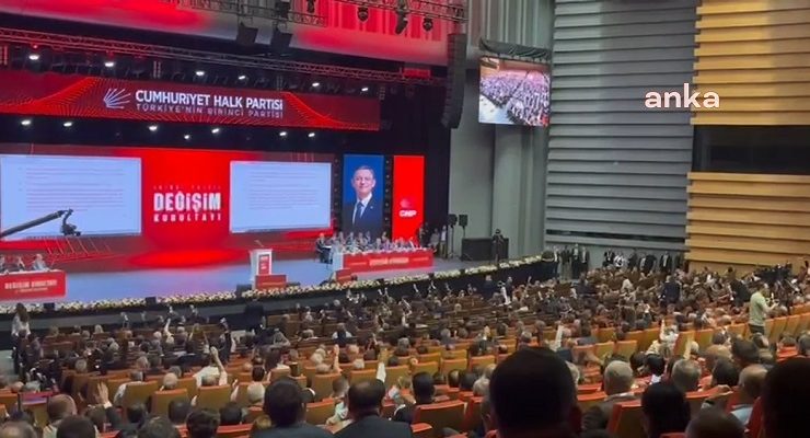 CHP’nin 20’nci Olağanüstü Kurultayı’nda Kemal Kılıçdaroğlu gerilimi