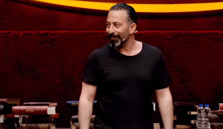 Cem Yılmaz Gizemli Esmerle Görüntülendi: Flaşlar Patlayınca Panik