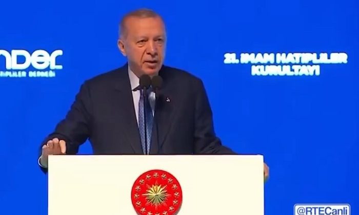 Cumhur Başkanı Erdoğan: “Teğmenler kılıç çektiler. Siz bu kılıçları kime çekiyorsunuz? Kendini bilmezleri temizleyeceğiz!”