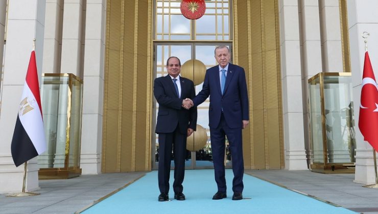 Cumhurbaşkanı Erdoğan’ın daveti üzerine Sisi 12 yıl aradan sonra Türkiye’ye geldi