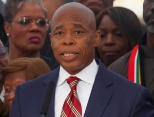 Eric Adams’a rüşvet vermekle suçlanan 5 Türk