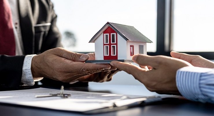 Fahiş fiyat artışı yapan emlakçıya 100 bin TL ceza kesildi