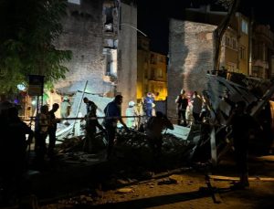 İstanbul Fatih’te 3 Katlı Metruk Bina Çöktü Yaralılar Var