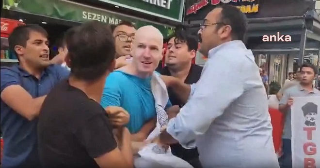 İzmir’de Amerikan askerinin başına çuval geçirildi