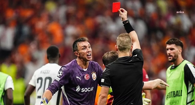 UEFA Disiplin Kurulu Muslera’ya 3 maç ceza verdi