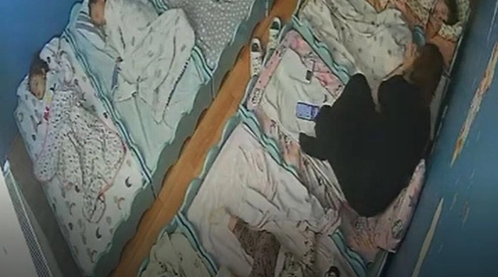 Kreşte uyuyan bebeğe tokat atan öğretmen tutuklandı