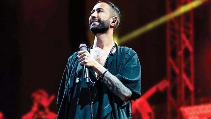 Şarkıcı Tan, saplantılı hayranından kurtulamadı