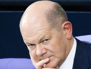 Alman şansölyesi maliye bakanını kovdu, koalisyon hükümeti çöktü