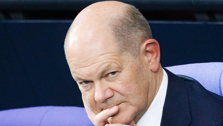 Alman şansölyesi maliye bakanını kovdu, koalisyon hükümeti çöktü