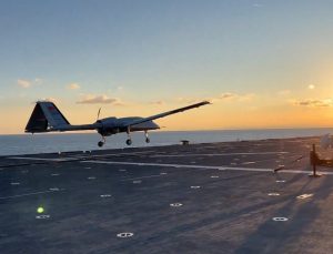 Bayraktar TB3, TGC Anadolu Gemisi’nin pistinden iniş-kalkış yaptı