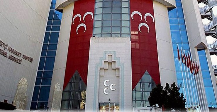 MHP Genel Merkezi 3 Milletvekilinin İstifasını İstedi.