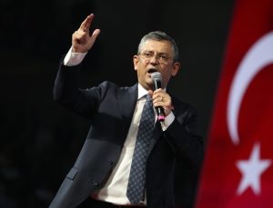 Özgür Özel: Gün, millet iradesi tanımaz zorbalığa karşı 86 milyonun geleceğine sahip çıkma günüdür