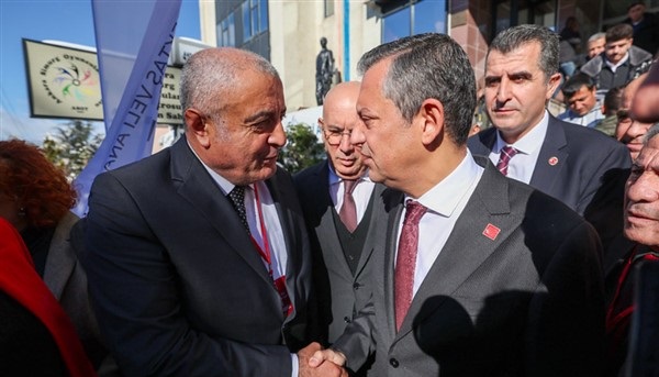 Özgür Özel, Hacı Bektaş Veli Anadolu Kültür Vakfı Genel Kurulu’na katıldı