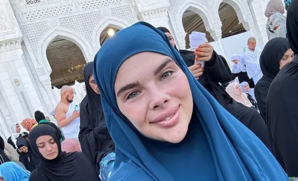 ‘Sihirli Annem’in ‘Tuğçe’si umreye gitti