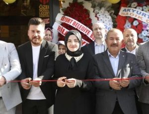 FETÖ operasyonu düzenlenen Maydonoz Döner’in açılışını AKP’li ve MHP’li isimler yapmış!