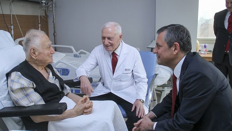 Özgür Özel, Yekta Güngör Özden’i Ziyaret Etti