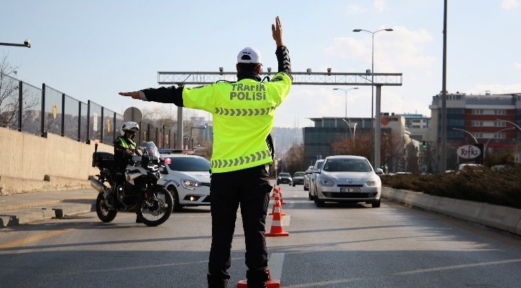 Polis Sireni Kullanan Sürücüye 138 Bin 172 TL Ceza Kesildi!