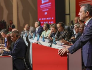 Özgür Özel: “Türkiye Büyük Bir Ailedir ve Erdoğan İktidarından İbaret Değildir”