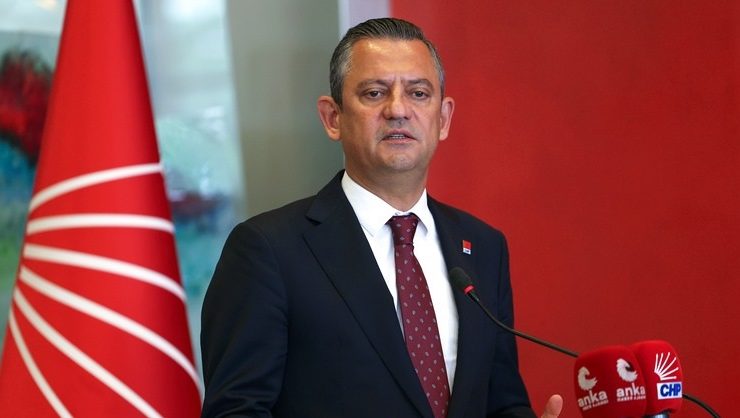 Özgür Özel: Onun kadar sevilmeyi hak eden başka biri daha yoktur