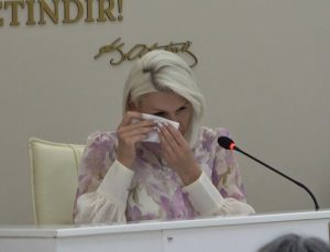 AK Parti ve MHP’nin desteğini alan CHP’li başkan gözyaşlarını tutamadı!