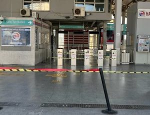 İZBAN seferleri, memurların iş bırakma eylemi nedeniyle iptal edildi