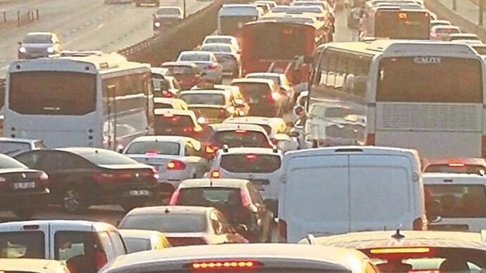 İstanbul’da trafik kilitlendi